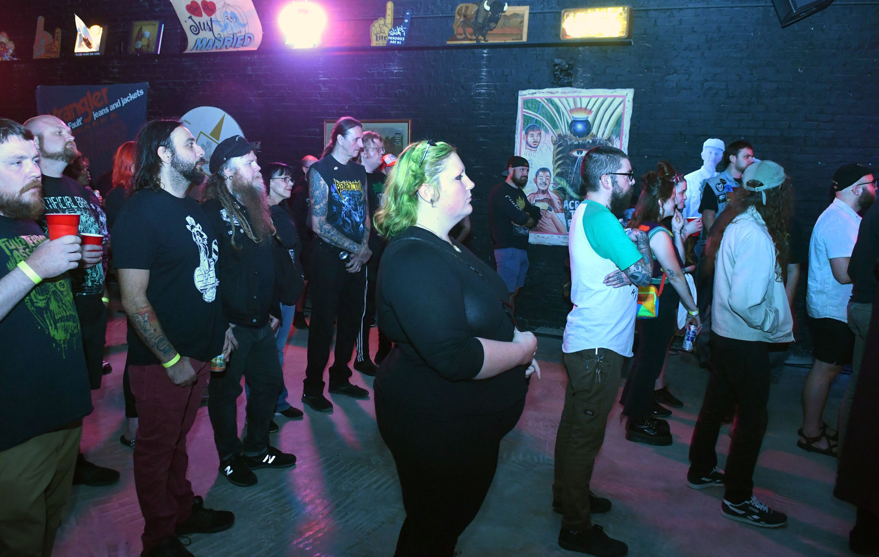 090221-qc-nws-raccoonmotel-073